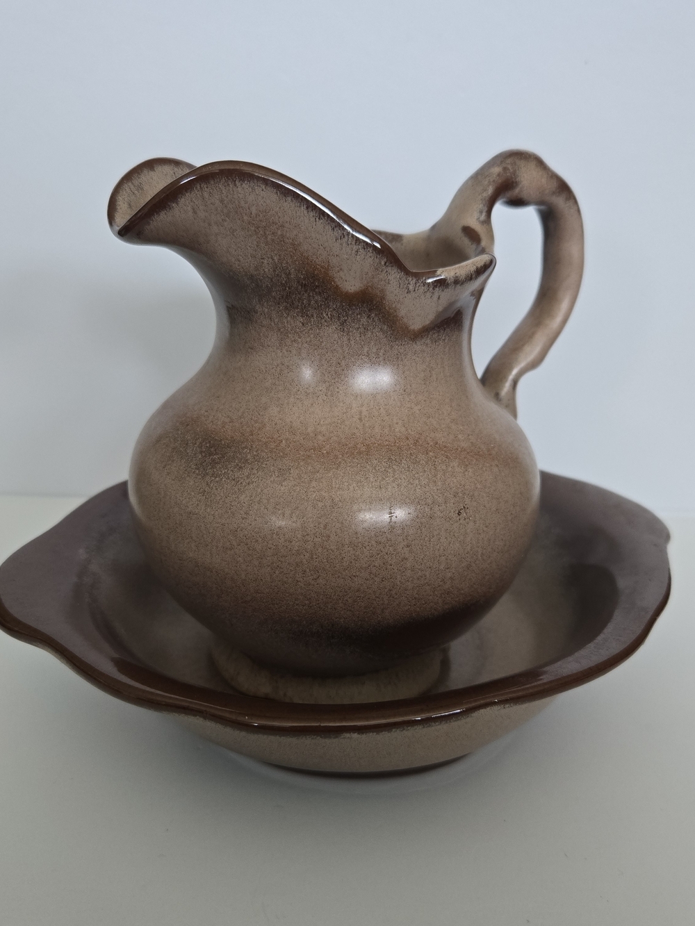 Frankoma Pottery, Vtg Brown Glazed Rim Pitcher 30A, w/Scalloped Bowl 30B`
